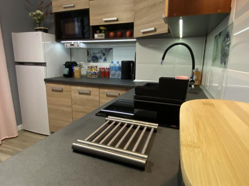 Apartament ,, Sen I Kawa" - Komfortowy Nocleg W Sercu Aglomeracji Bytom Exterior photo